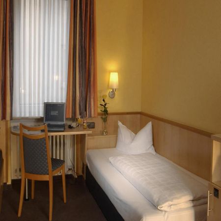 City Partner Hotel Strauss Wurzburg Bagian luar foto