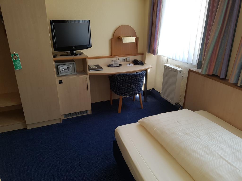 City Partner Hotel Strauss Wurzburg Bagian luar foto