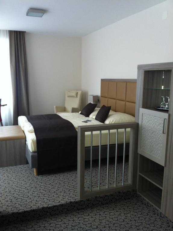 City Partner Hotel Strauss Wurzburg Bagian luar foto