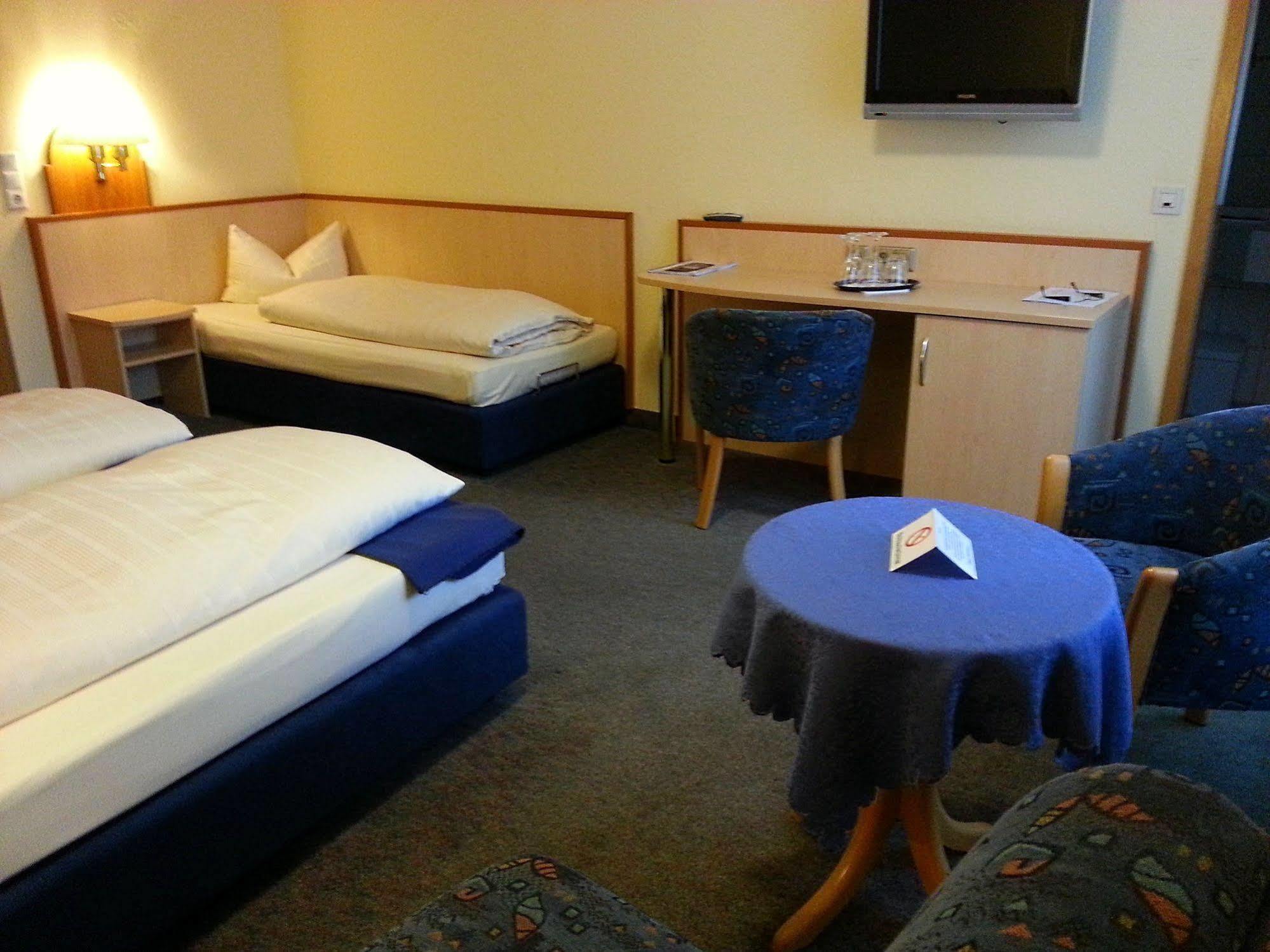 City Partner Hotel Strauss Wurzburg Bagian luar foto