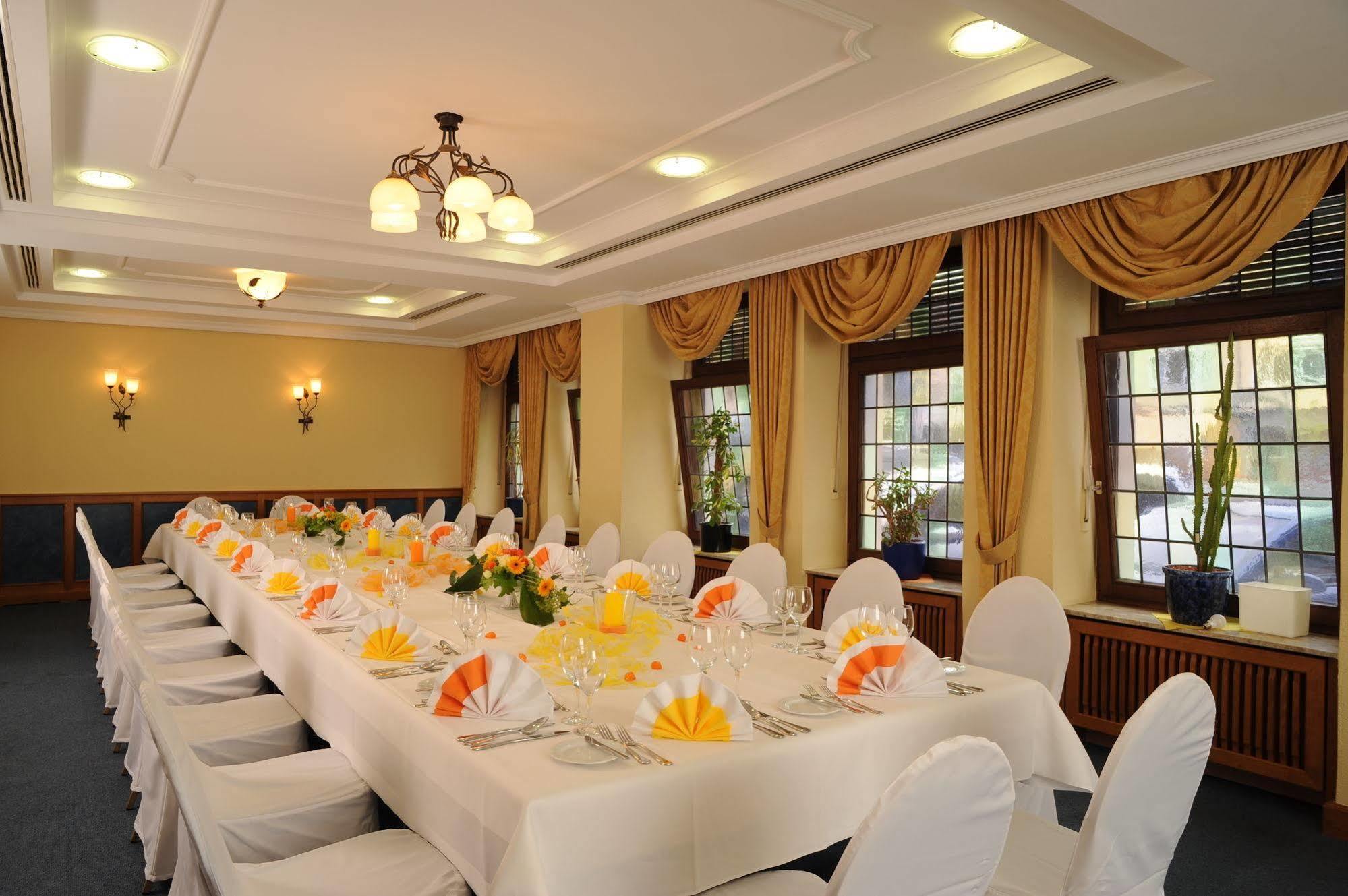 City Partner Hotel Strauss Wurzburg Bagian luar foto
