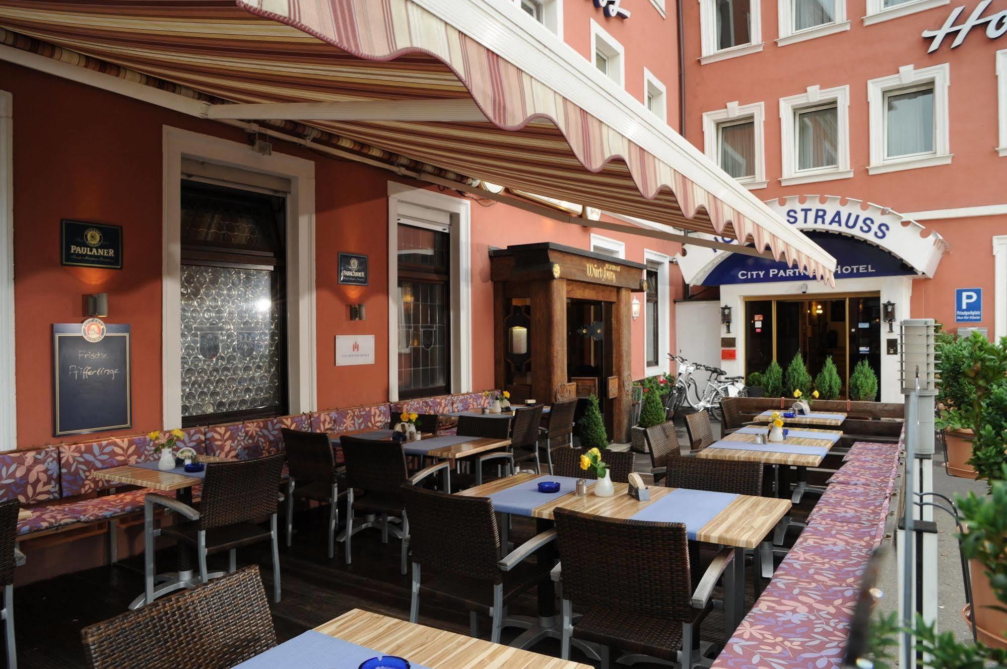 City Partner Hotel Strauss Wurzburg Bagian luar foto