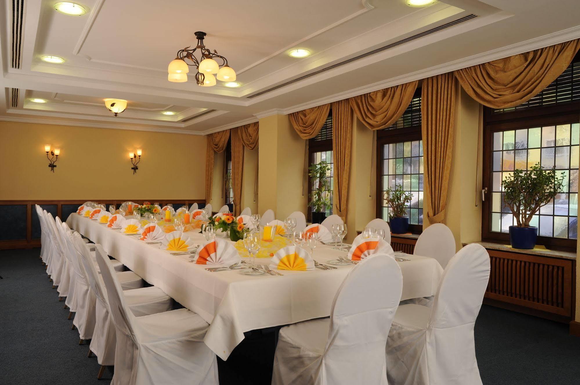 City Partner Hotel Strauss Wurzburg Bagian luar foto